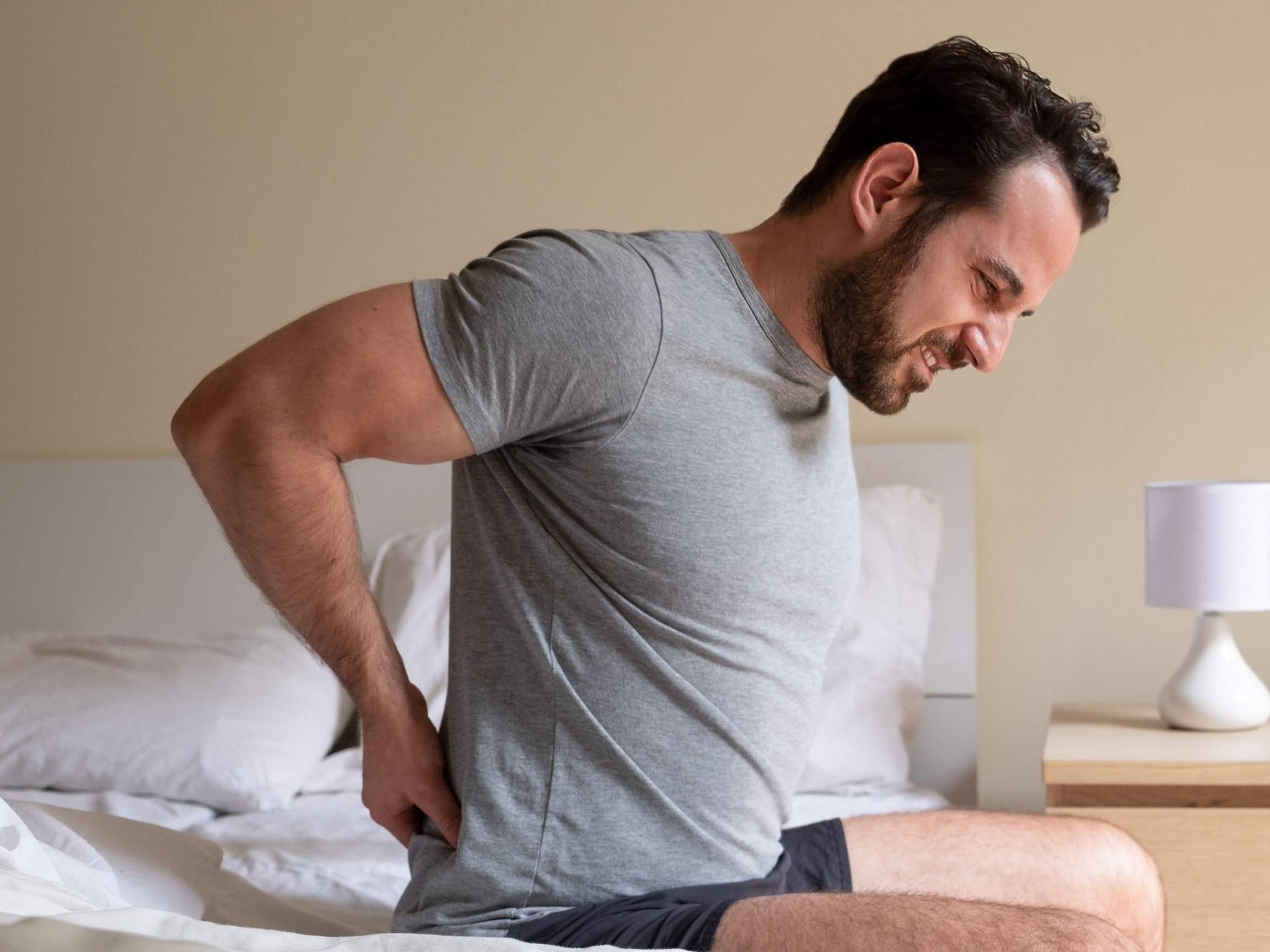 Know the signs that mean back pain needs a doctor's appointment.